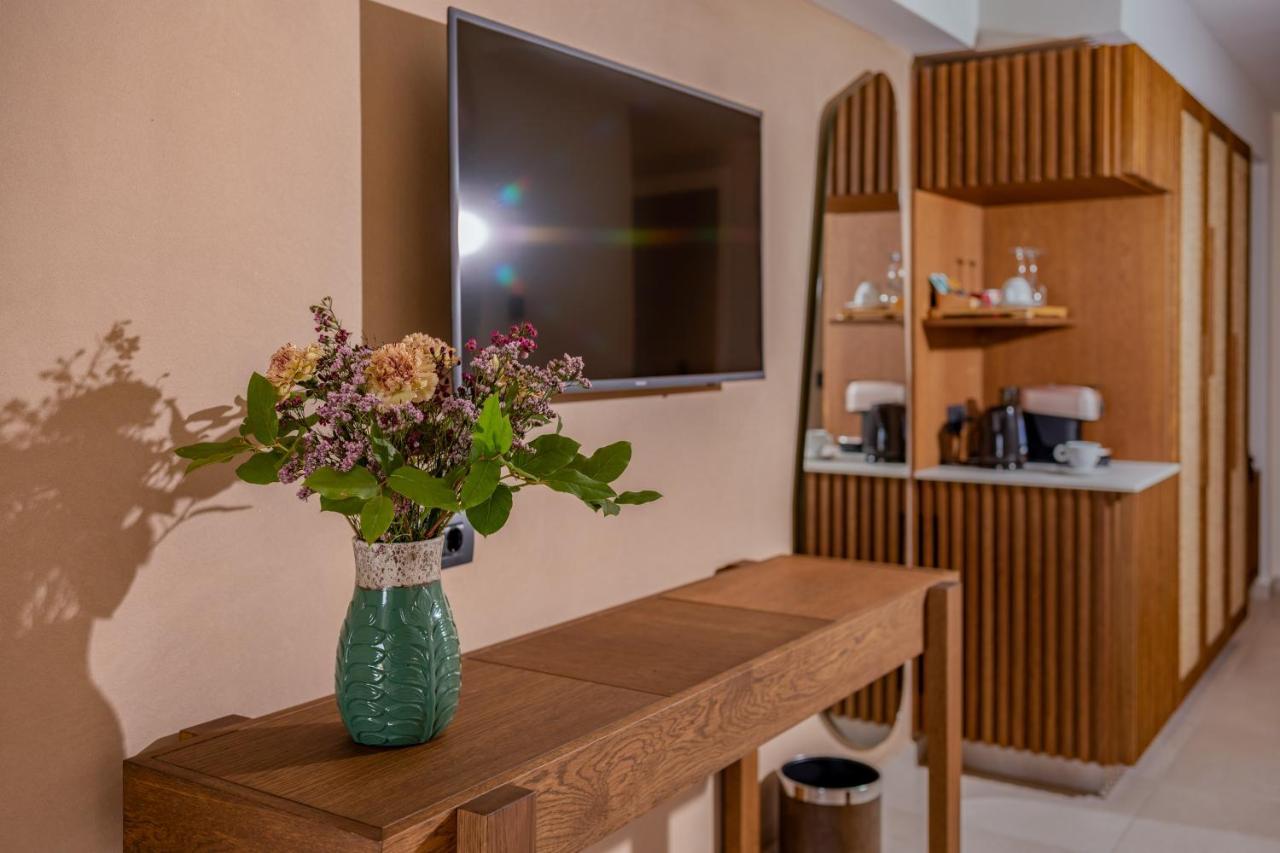Minos Ambassador Suites & Spa - Adults Only Rethymno  Bagian luar foto